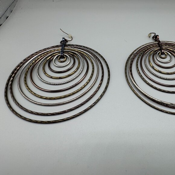 Vintage Sixties Mixed Metal hoop earrings. - Picture 3 of 11